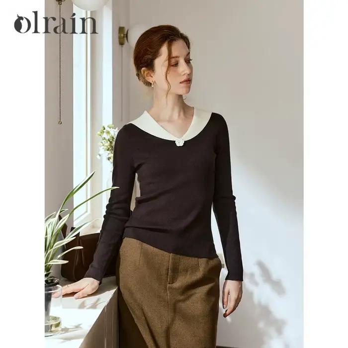 Pull tricoté à col en V et blocs de couleur OLrain pour femme, collection automne 2026, couleur café