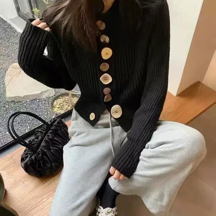 2025 nouveau pull à boutons automne/hiver nouveau col rond court tricoté Cardigan pull