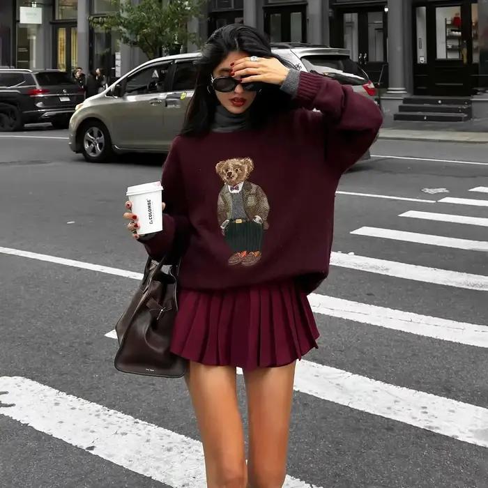Modèle 2026 – Nouvelle collection automne-hiver : Pull tricoté tendance avec broderie ours et style 