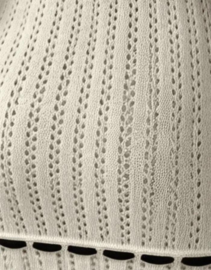 Robe pull en tricot à col en U pour femme, idéale pour les sorties estivales.