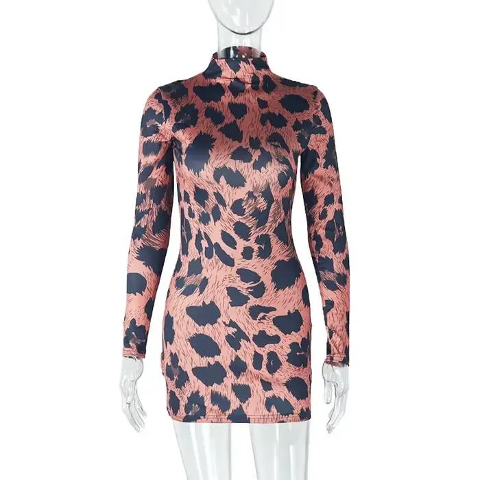 Robe longue pour femme à col montant et manches longues évasées, ajustée aux hanches