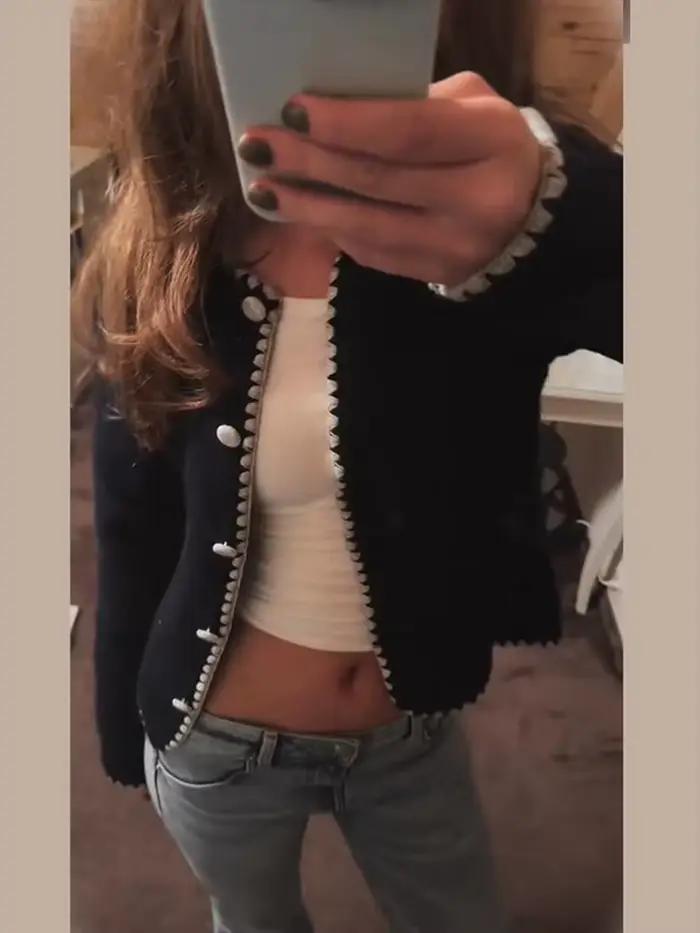 Cardigan tricoté brodé bleu marine pour femme