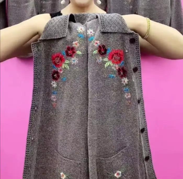 Cardigan brodé à col carré pour femme