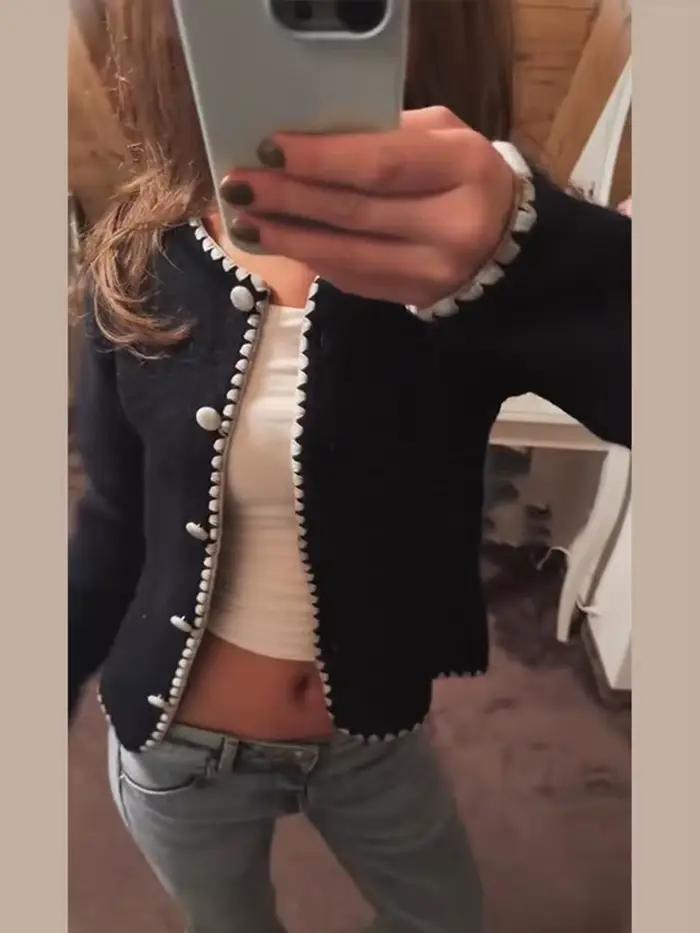 Cardigan tricoté brodé bleu marine pour femme