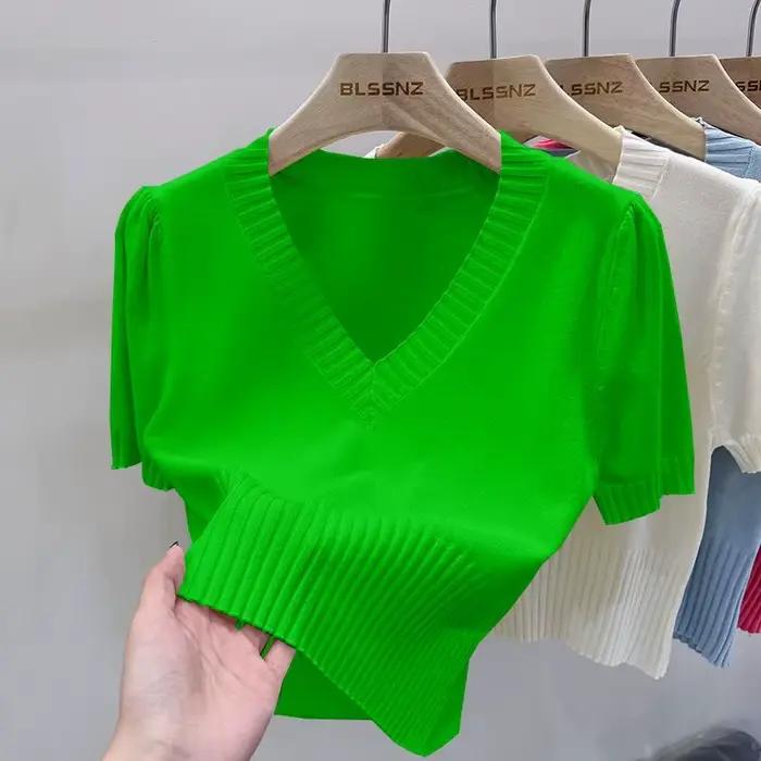 Haut court en tricot à manches courtes et col en V profond pour femmes