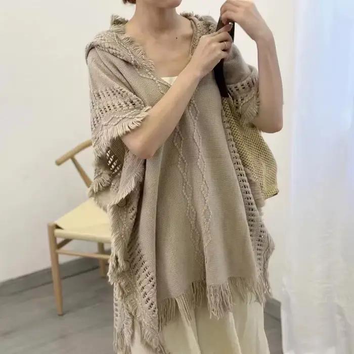Cape Poncho à capuche en Crochet