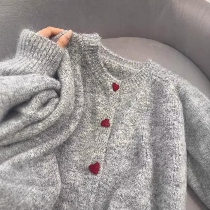 Veste pull à boutons d'amour pour femmes