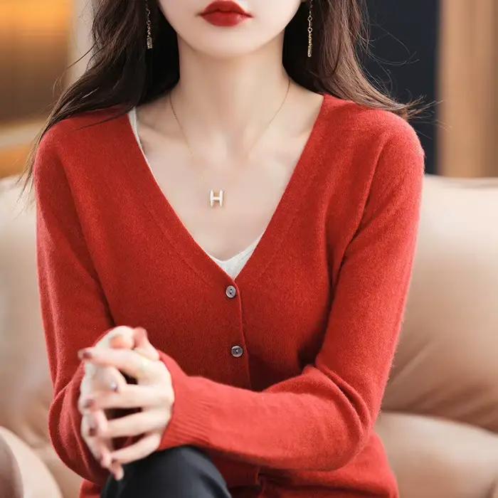 Veste pull courte tricotée à col en v pour femme