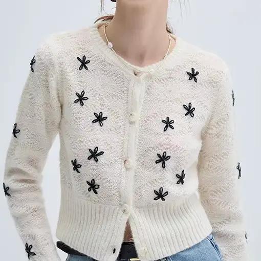 Pull tricoté pour femme en automne 2025