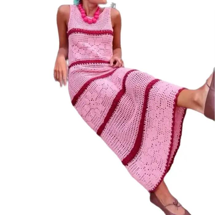 Robe pull tricotée ajourée