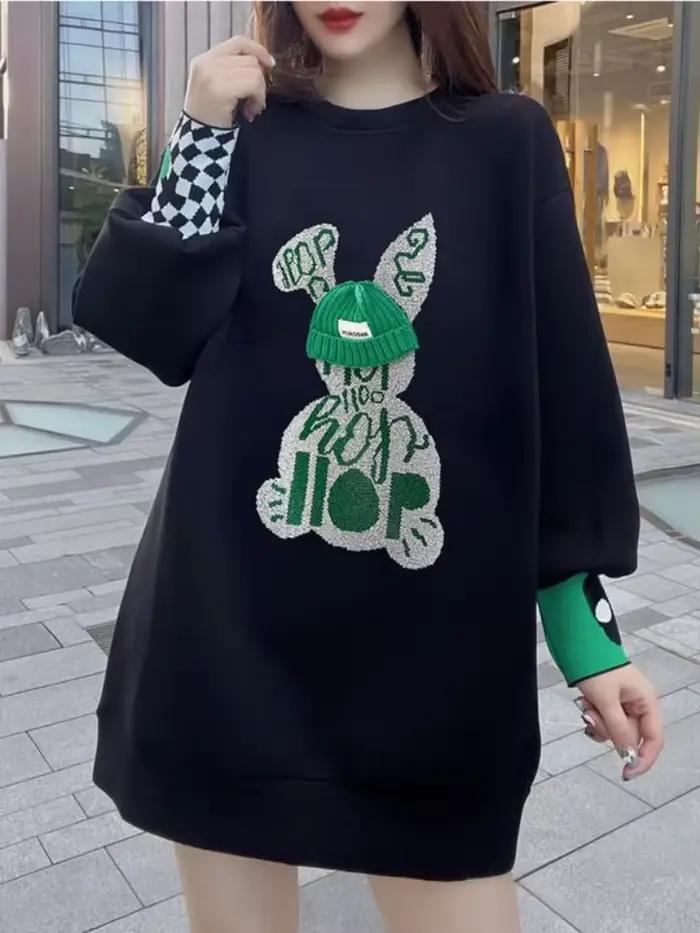 Sweat-shirt brodé Black Graphic pour femme