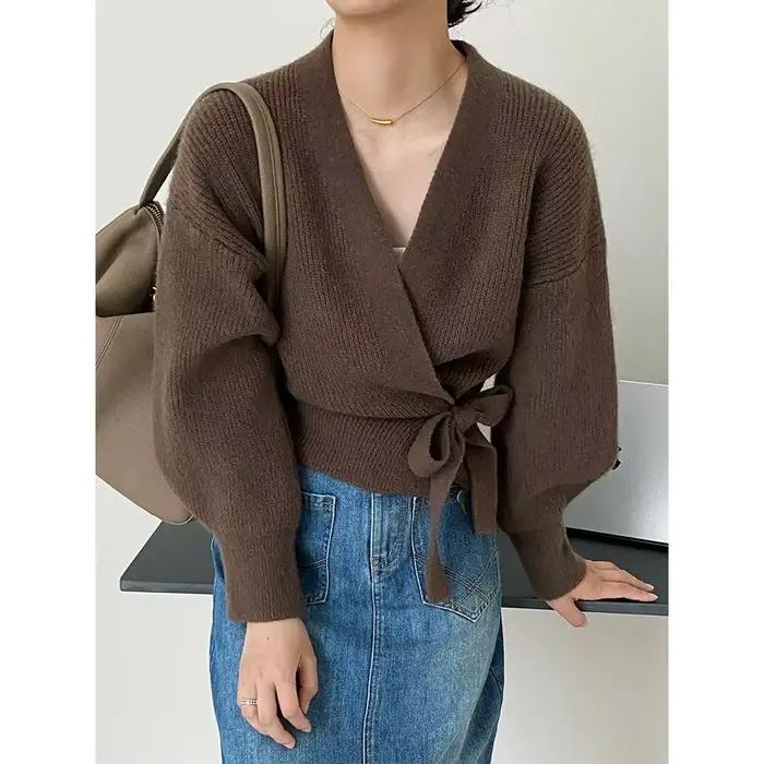 Pull col V à nœud papillon pour femme