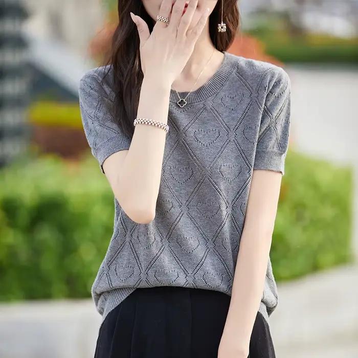 Pull à manches courtes et col rond pour femme