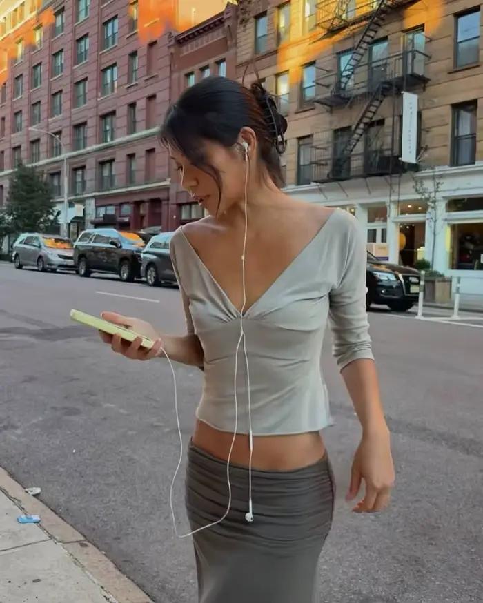 Haut pour femme avec col en V