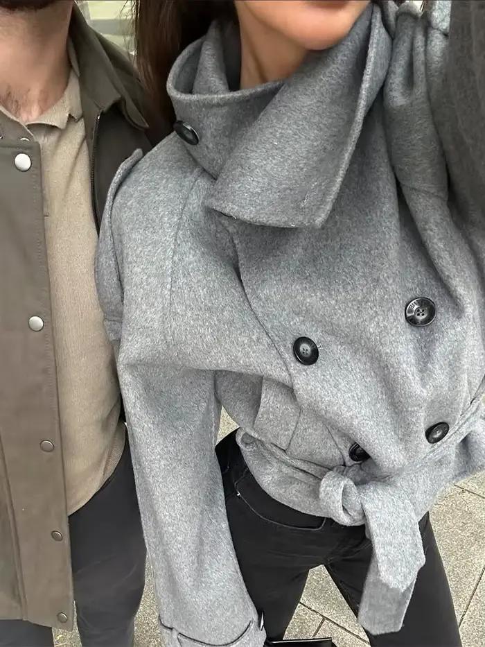 Manteau court en laine gris chic pour femme