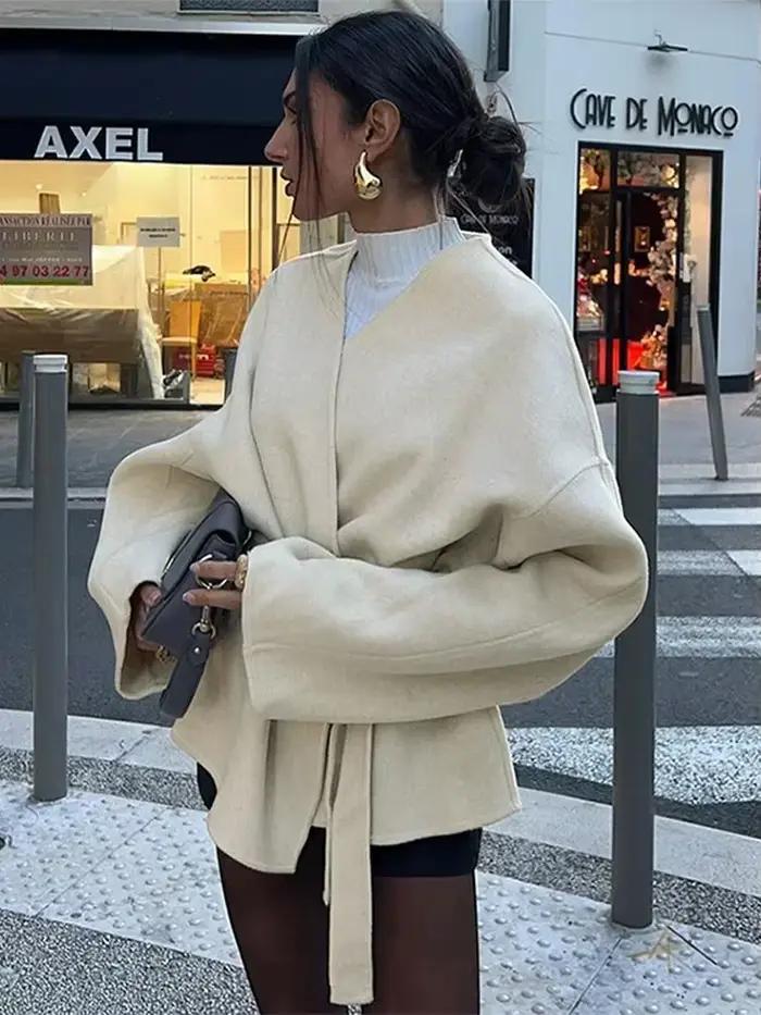 Manteau Élégant à Lacets pour Femme