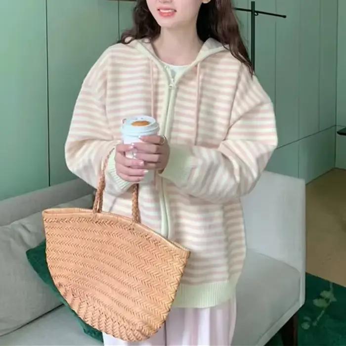 Cardigan en tricot rayé