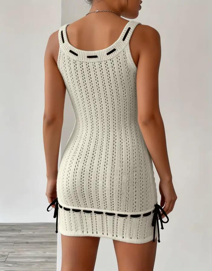 Robe pull en tricot à col en U pour femme, idéale pour les sorties estivales.