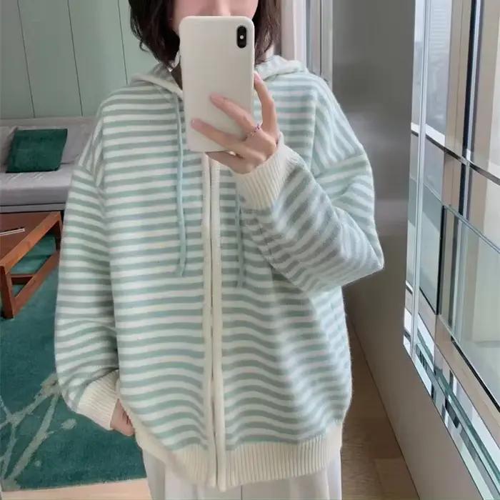 Cardigan en tricot rayé