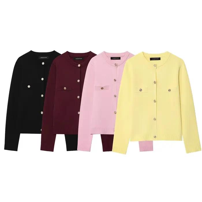 Cardigan ouvert tricoté à boutons dorés