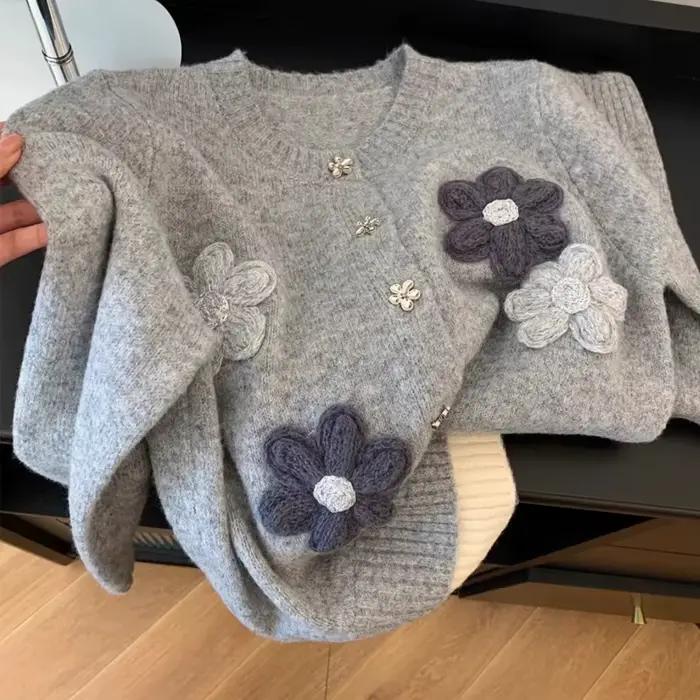 Veste pull brodée de fleurs