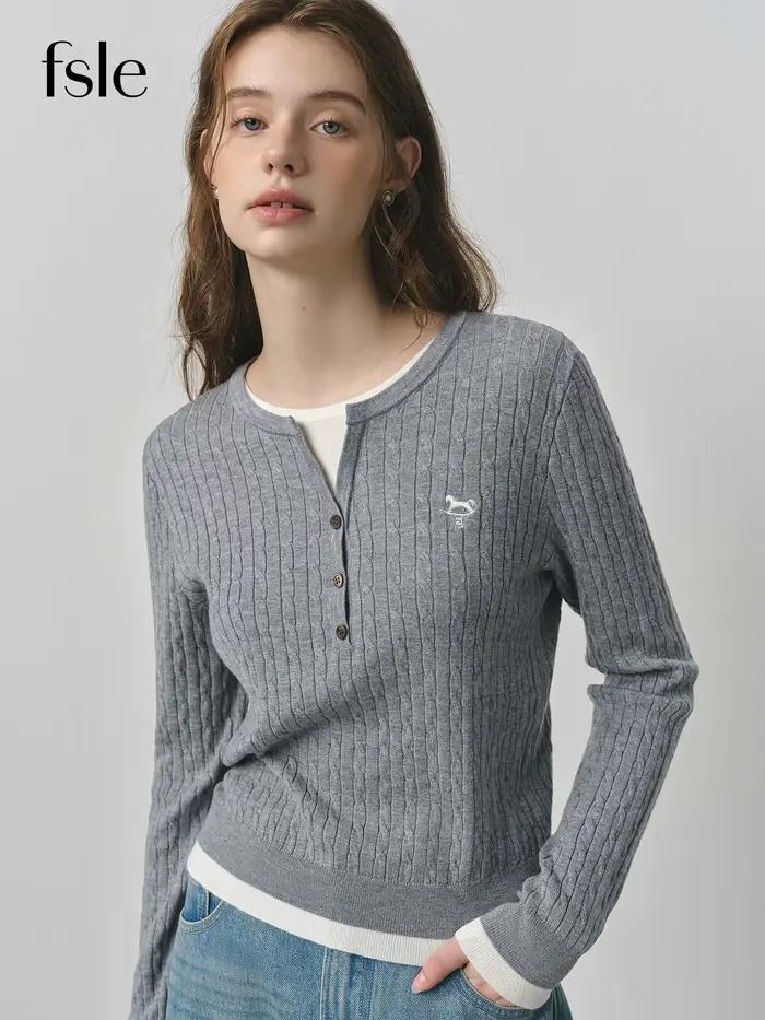 FSLE faux deux pièces Design câble tricot pull pour les femmes 2025 automne nouveau coupe ajustée brodé contraste couleur haut 25FS13297