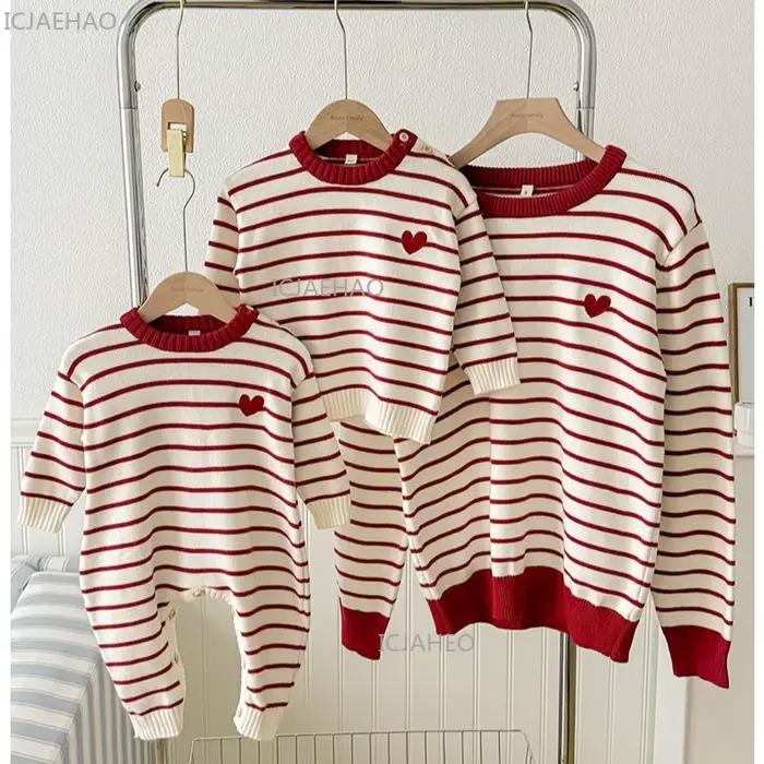 Pull assorti pour la famille