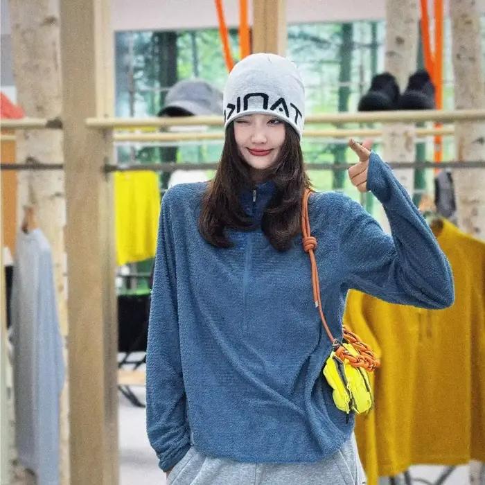 Sweat-shirt à col montant et demi-zip pour femme