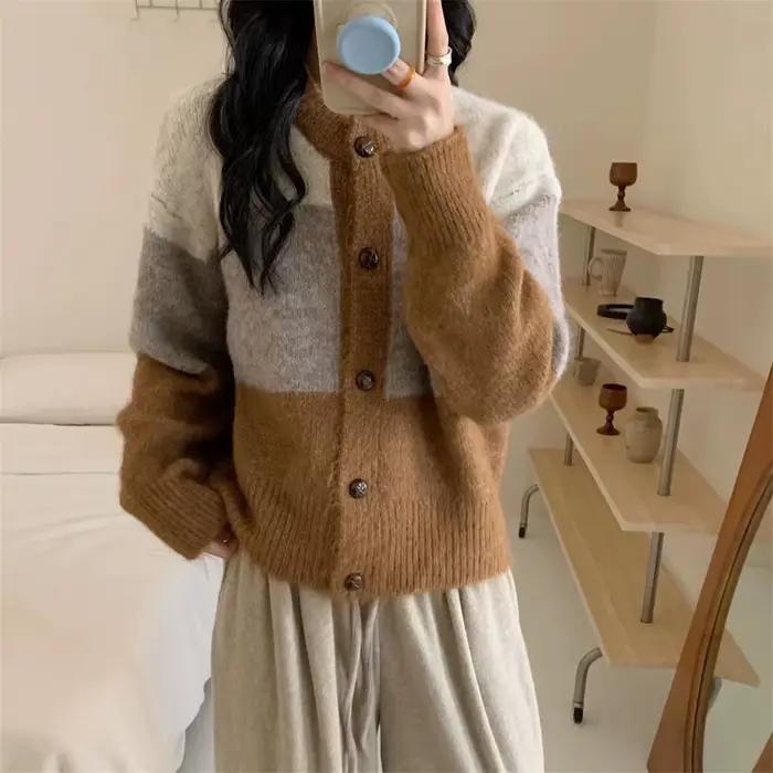Manteau pull rayé à blocs de couleurs