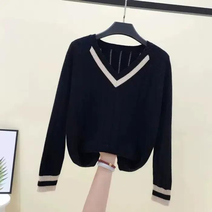 Vêtements pour femmes, pull noir à col en V