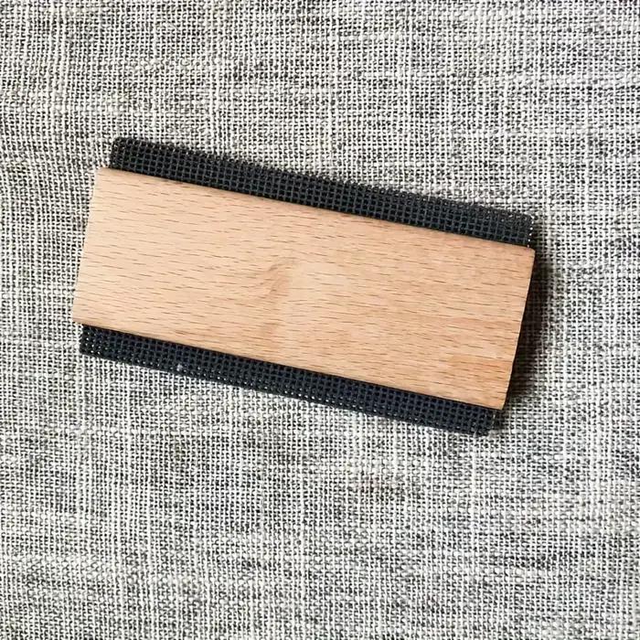 Peignes manuels anti-bouloches pour pulls