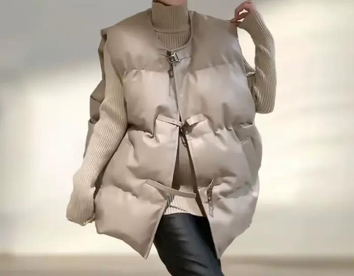 Veste ample à col rond et boucle en métal