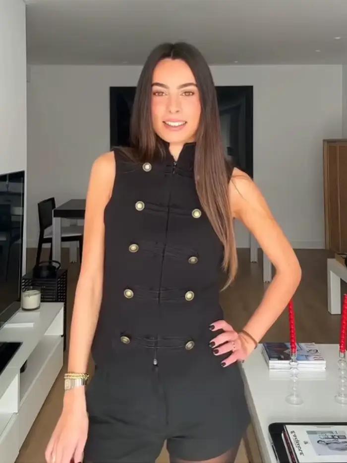 Gilet femme élégant et polyvalent à col montant et boucle en corde style rétro boutons en laiton tendance urbaine décontractée pour été