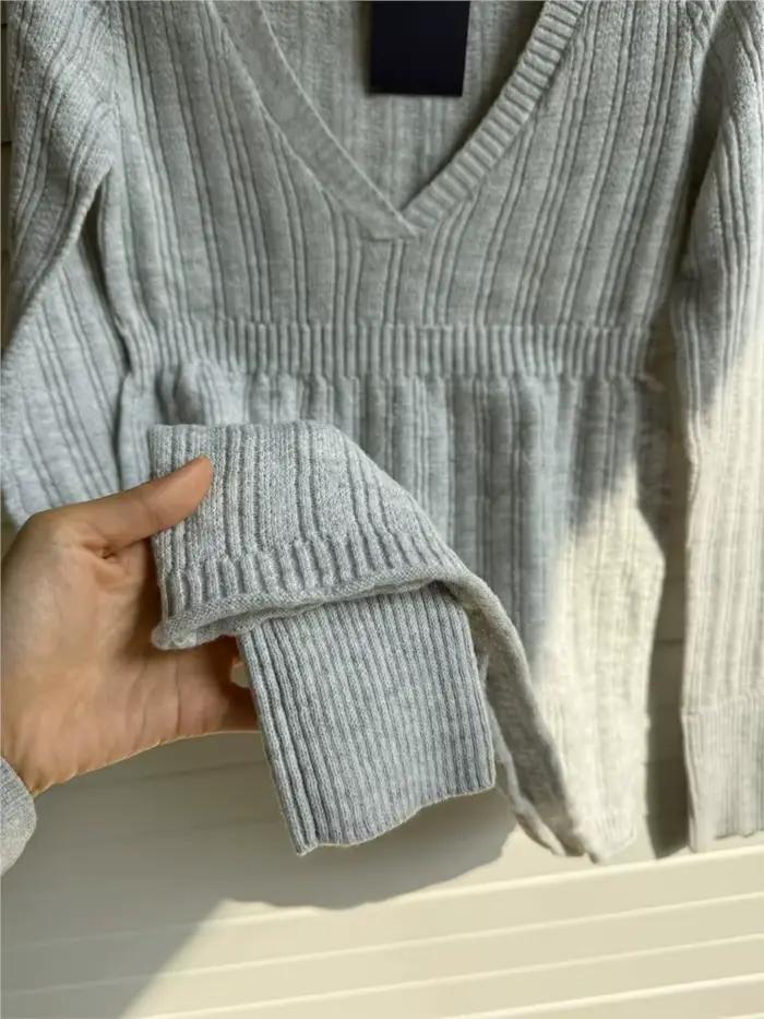 T-shirt en tricot à col en V pour femme