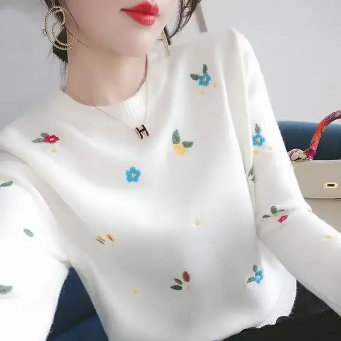 Pull ras du cou brodé pour femme