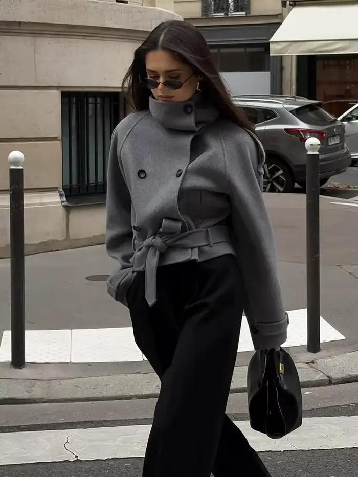 Manteau court en laine gris chic pour femme