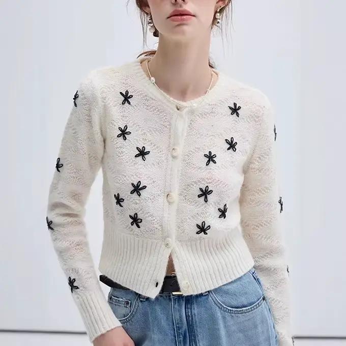Pull tricoté pour femme en automne 2025