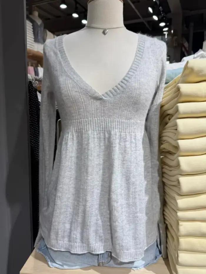 T-shirt en tricot à col en V pour femme