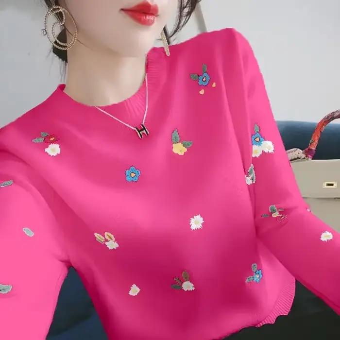 Pull ras du cou brodé pour femme