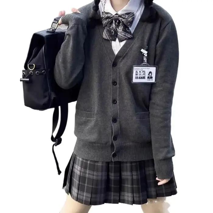 Cardigan tricoté basique à col en v