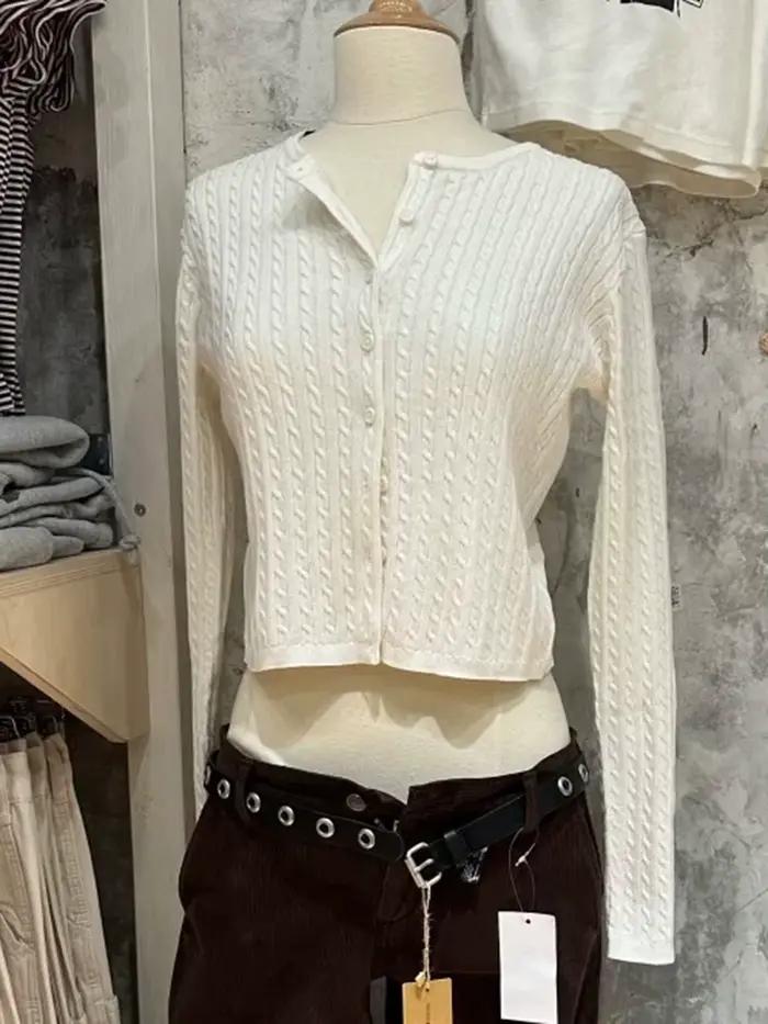 Cardigan en tricot à fleurs torsadées pour femme