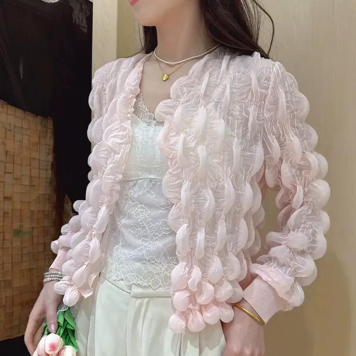 Un cardigan élégant, ample