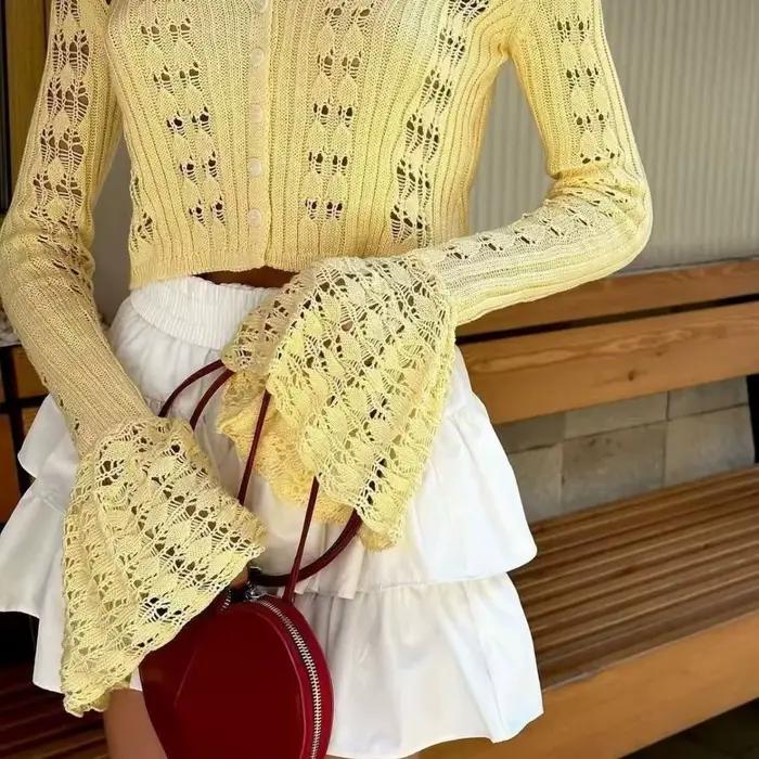 Cardigan court jaune d'été pour tenue décontractée