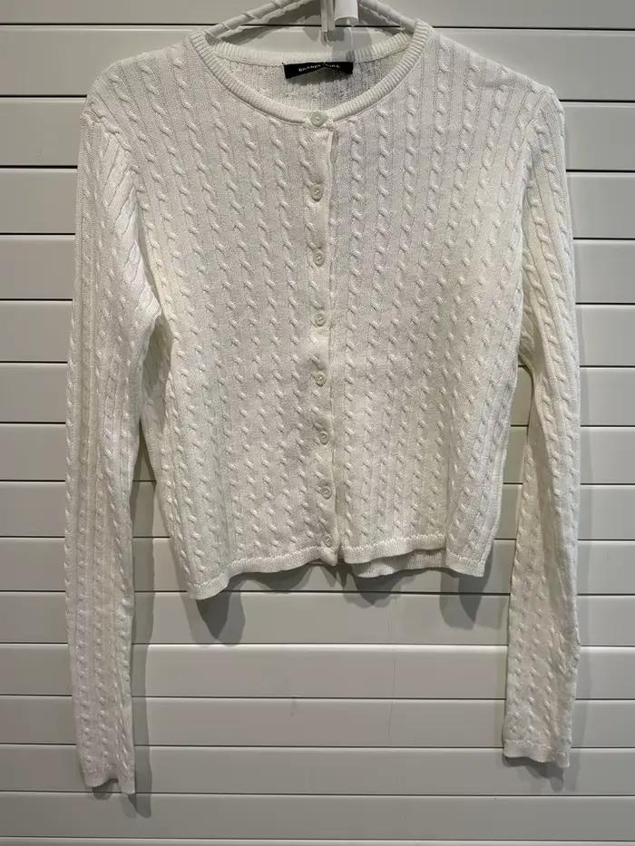 Cardigan en tricot à fleurs torsadées pour femme