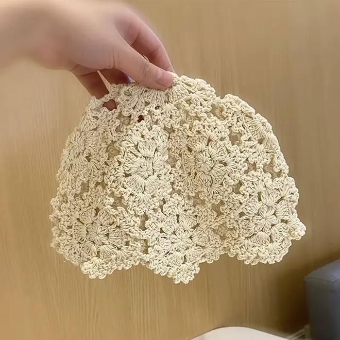 Béret en dentelle respirante pour femme