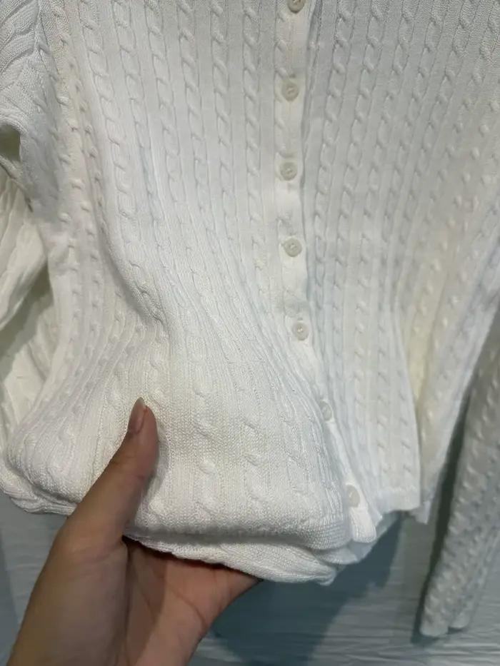 Cardigan en tricot à fleurs torsadées pour femme