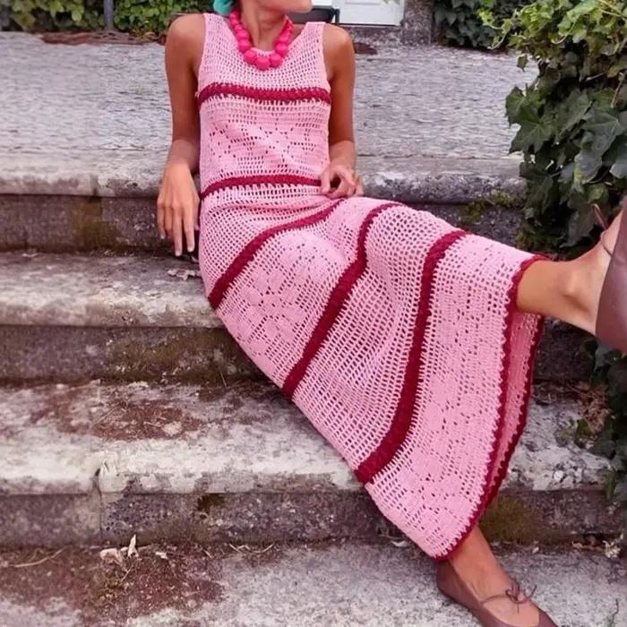 Robe pull tricotée ajourée
