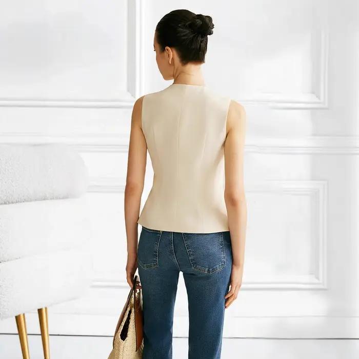 Gilet boutonné doré sans manches pour femmes, streetwear élégant et confortable pour printemps et automne, idéal pour diverses occasions et cadeaux personnalisés