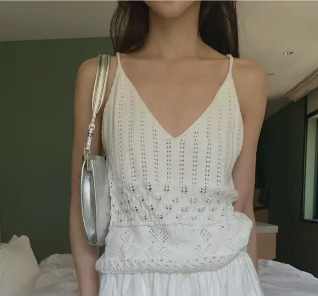Nouveau Gilet Tricoté Blanc en Crochet à Col V et Dos Nu pour Femme – Collection Printemps 2026