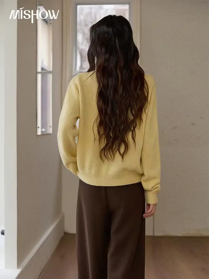 MISHOW tricot Cardigan pour femme 2025 hiver Style français brodé jaune col en v